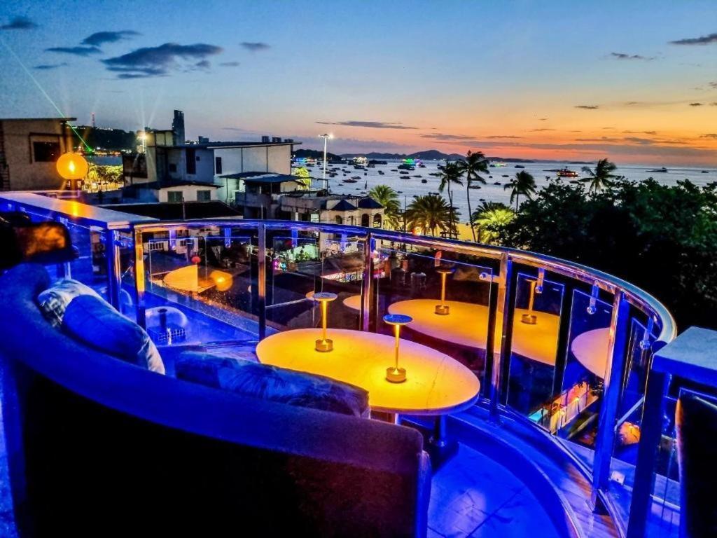 The Globe Hotel, Bar & Restaurant Pattaya ภายนอก รูปภาพ