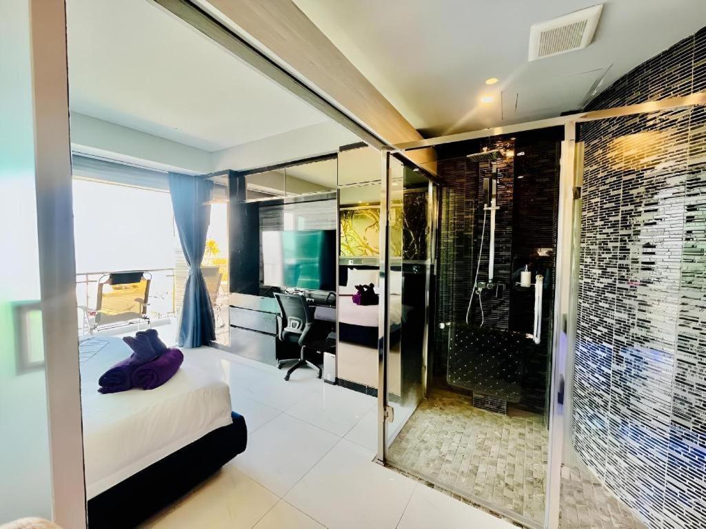 The Globe Hotel, Bar & Restaurant Pattaya ภายนอก รูปภาพ