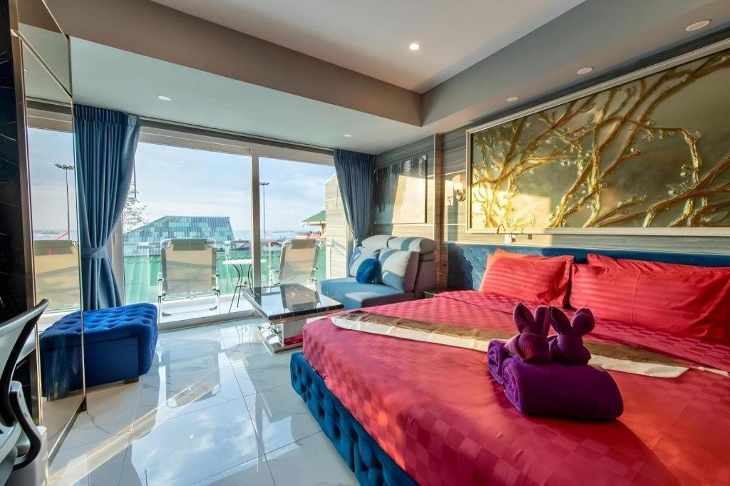The Globe Hotel, Bar & Restaurant Pattaya ภายนอก รูปภาพ