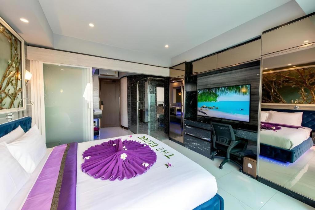 The Globe Hotel, Bar & Restaurant Pattaya ภายนอก รูปภาพ