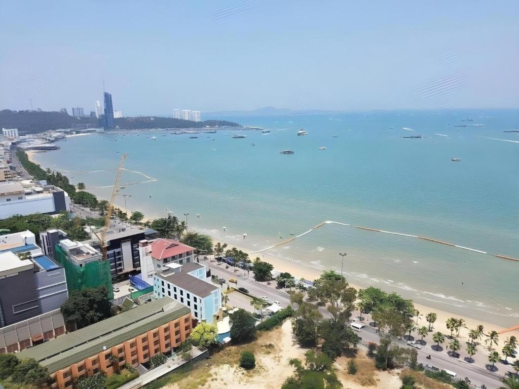 The Globe Hotel, Bar & Restaurant Pattaya ภายนอก รูปภาพ