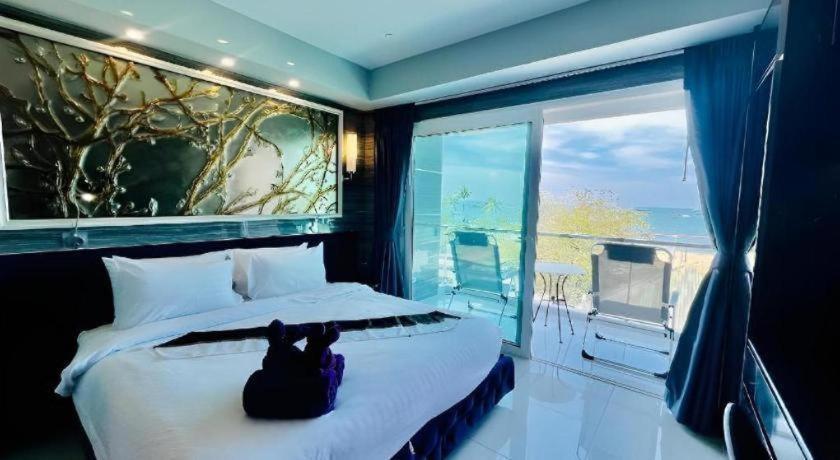 The Globe Hotel, Bar & Restaurant Pattaya ภายนอก รูปภาพ