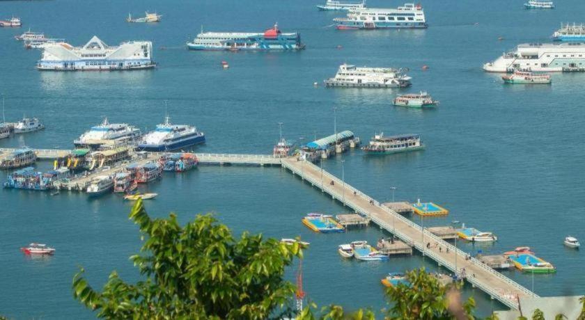 The Globe Hotel, Bar & Restaurant Pattaya ภายนอก รูปภาพ